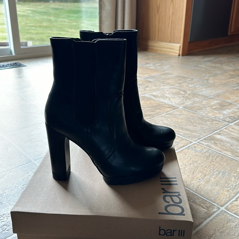 Heeled ankle booties
